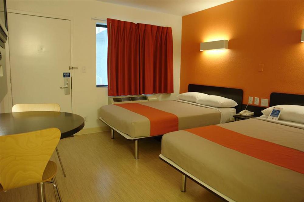 Motel 6-San Antonio, Tx - West Seaworld Room photo